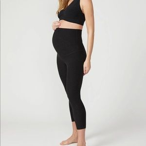 Beyond Yoga Spacedye Capri Maternity Leggings